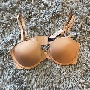 NWT Victoria's Secret Illusions Multi-Way Smooth Strapless Bra in nude color